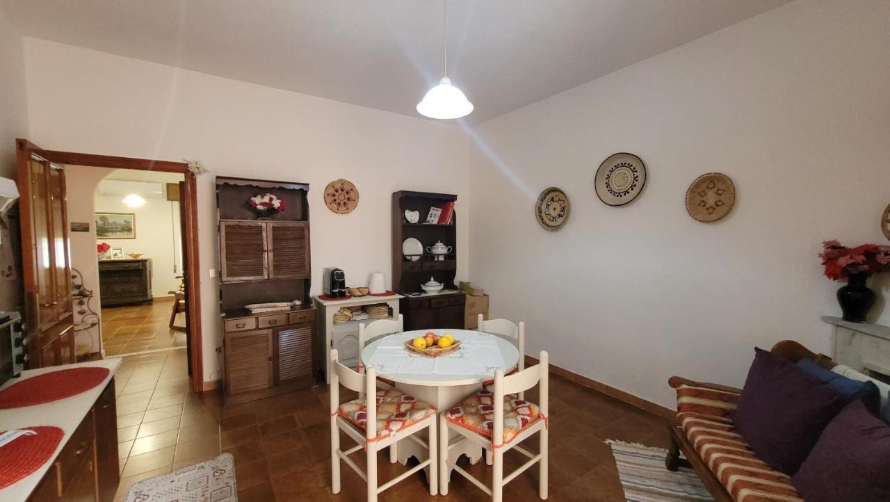 Holiday Maria Luisa Villa Galtellì Buitenkant foto