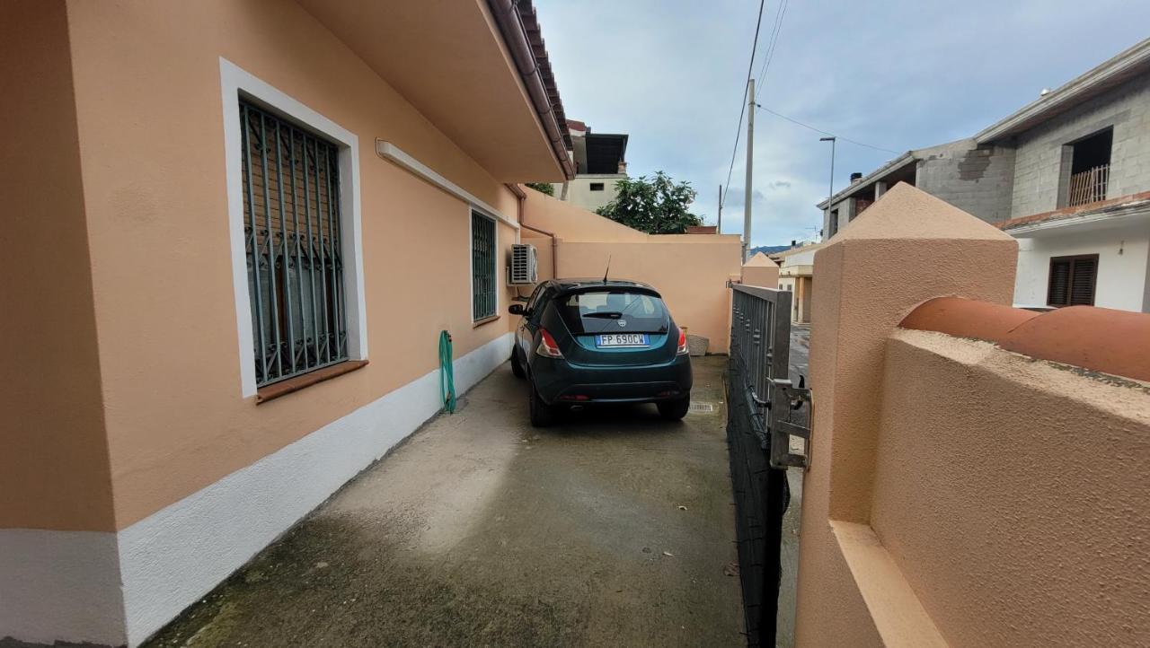 Holiday Maria Luisa Villa Galtellì Buitenkant foto