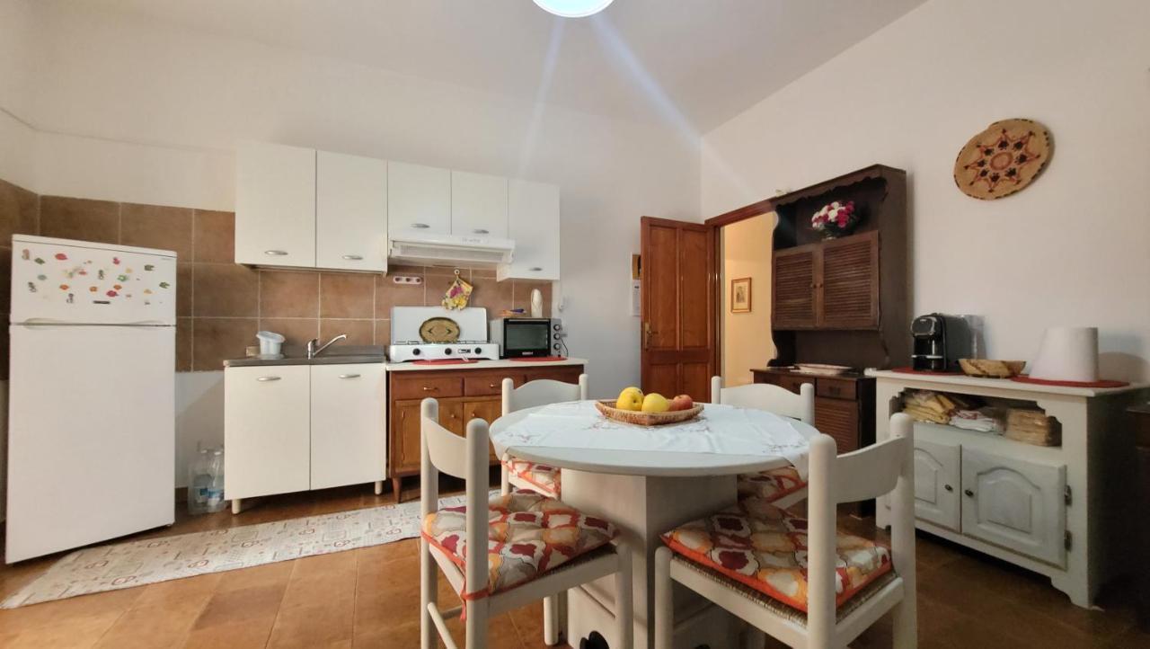 Holiday Maria Luisa Villa Galtellì Buitenkant foto